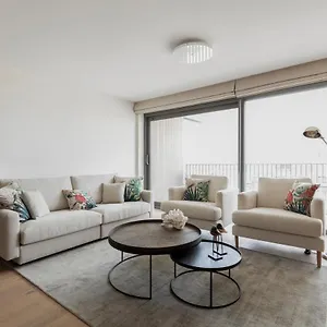 Strand Met Zwembad Apartment
