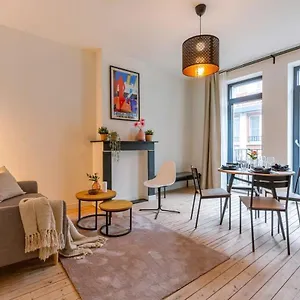Huswell - Spacious And Warmly Furnished Appartement Oostende